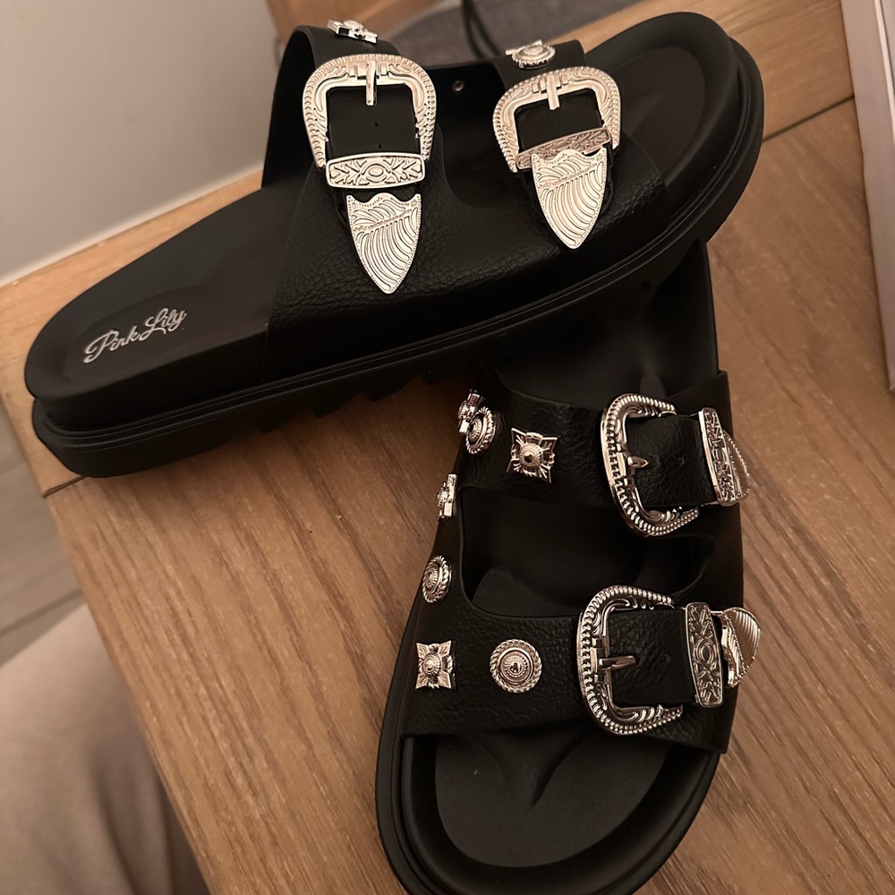 Black Western Buckle Sandals Size 10